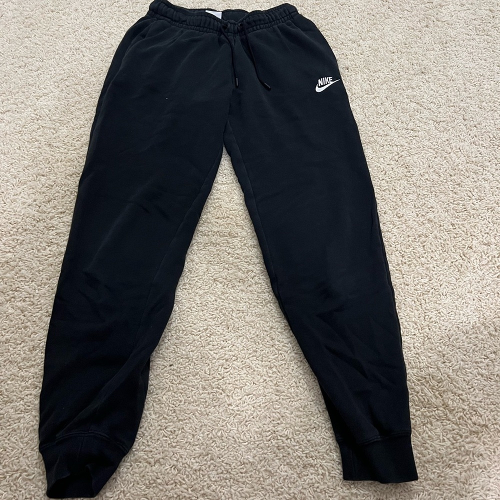 Women’s Nike sweatpants